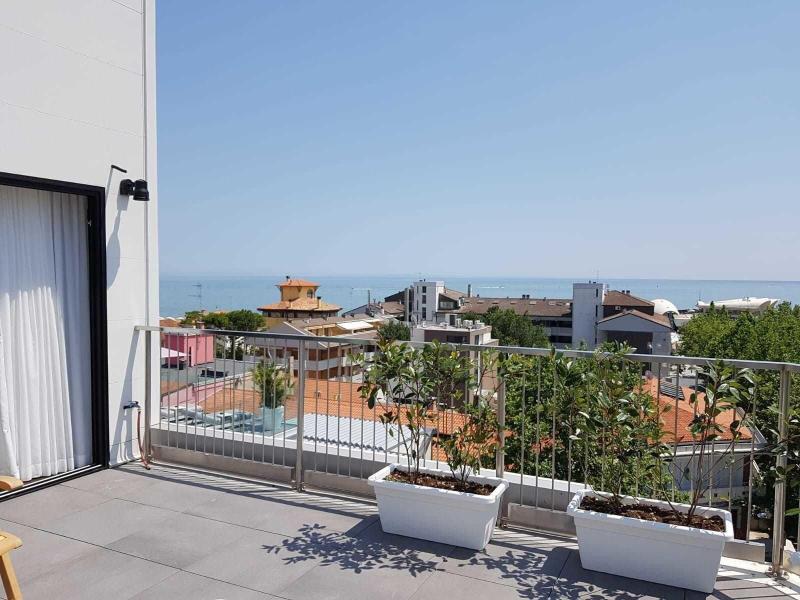 Monaco Suites Hotel Lignano Sabbiadoro Exterior photo