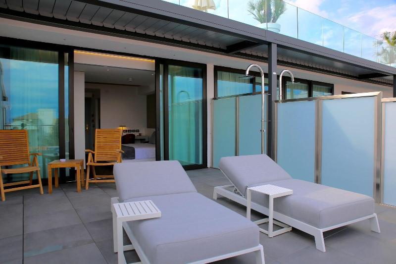 Monaco Suites Hotel Lignano Sabbiadoro Exterior photo