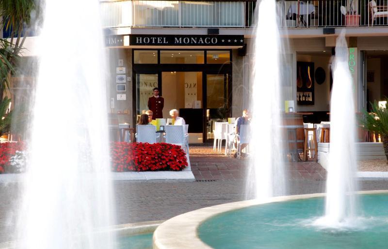 Monaco Suites Hotel Lignano Sabbiadoro Exterior photo