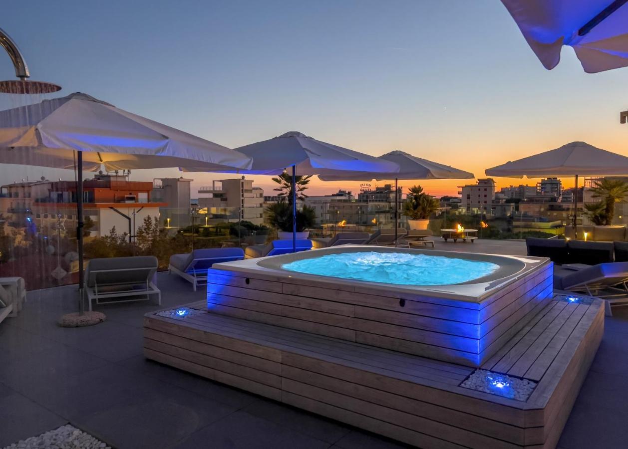 Monaco Suites Hotel Lignano Sabbiadoro Exterior photo