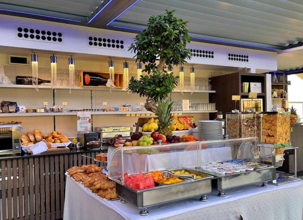 Monaco Suites Hotel Lignano Sabbiadoro Exterior photo