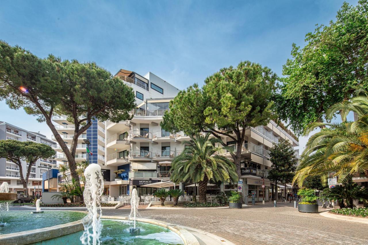 Monaco Suites Hotel Lignano Sabbiadoro Exterior photo