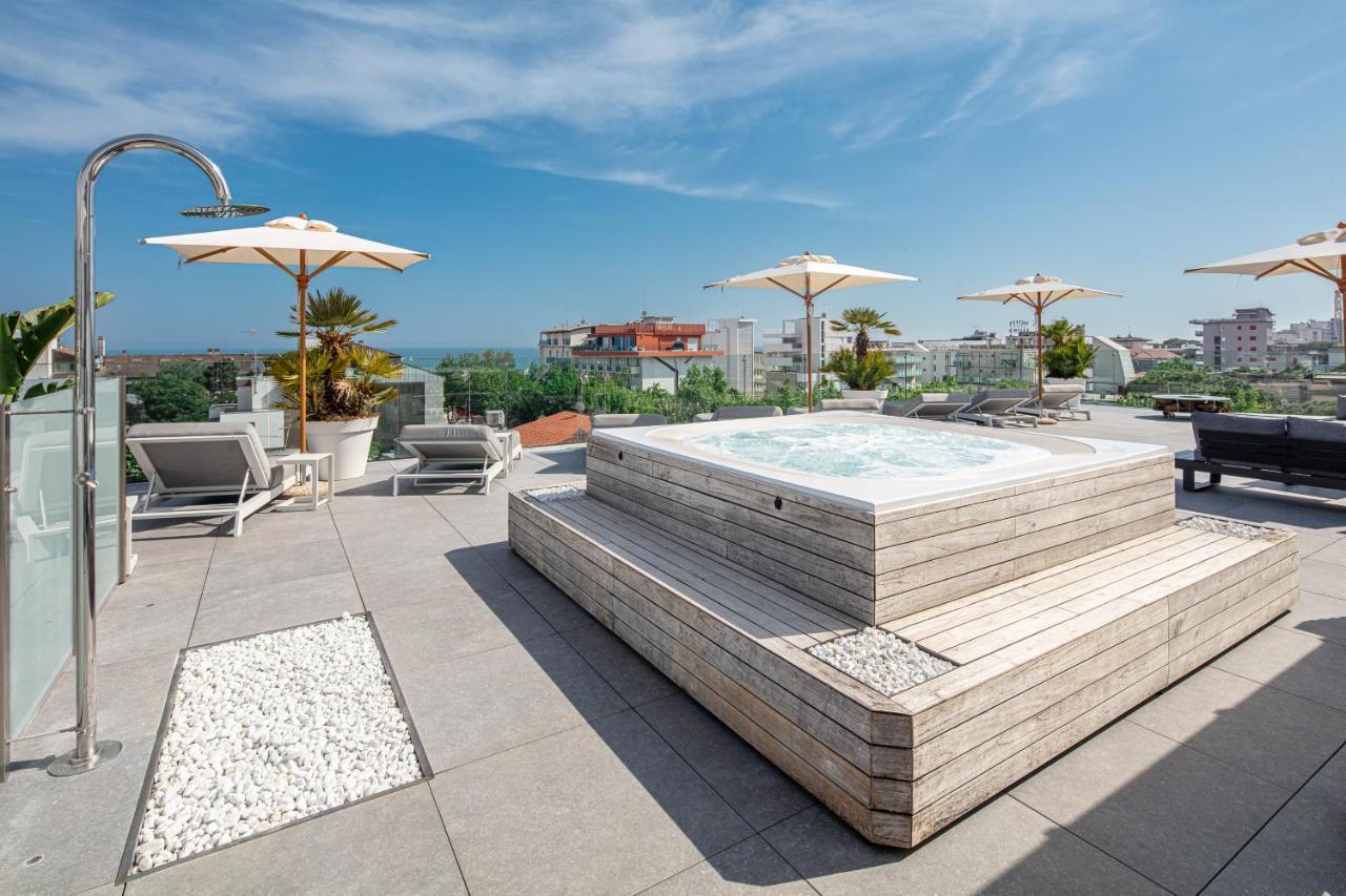 Monaco Suites Hotel Lignano Sabbiadoro Exterior photo
