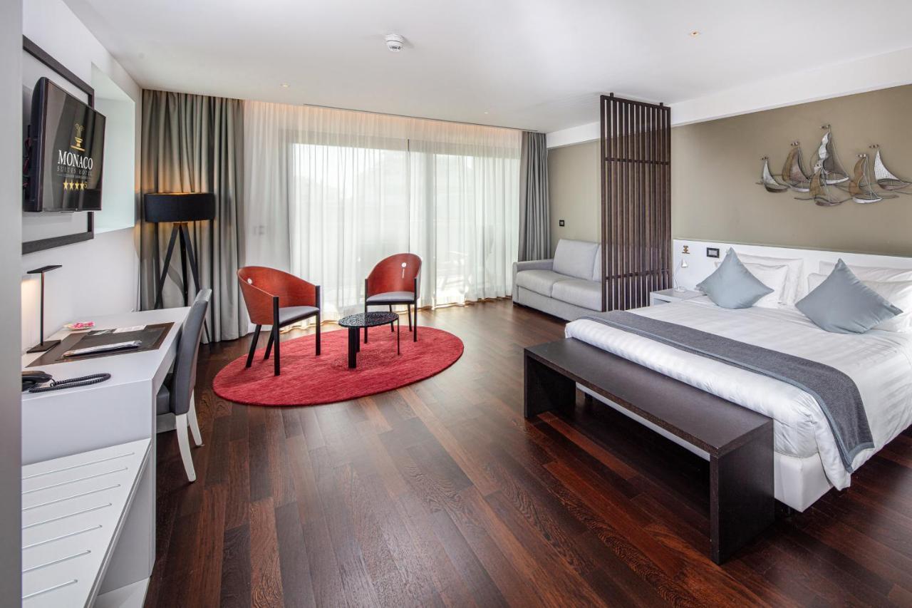 Monaco Suites Hotel Lignano Sabbiadoro Exterior photo