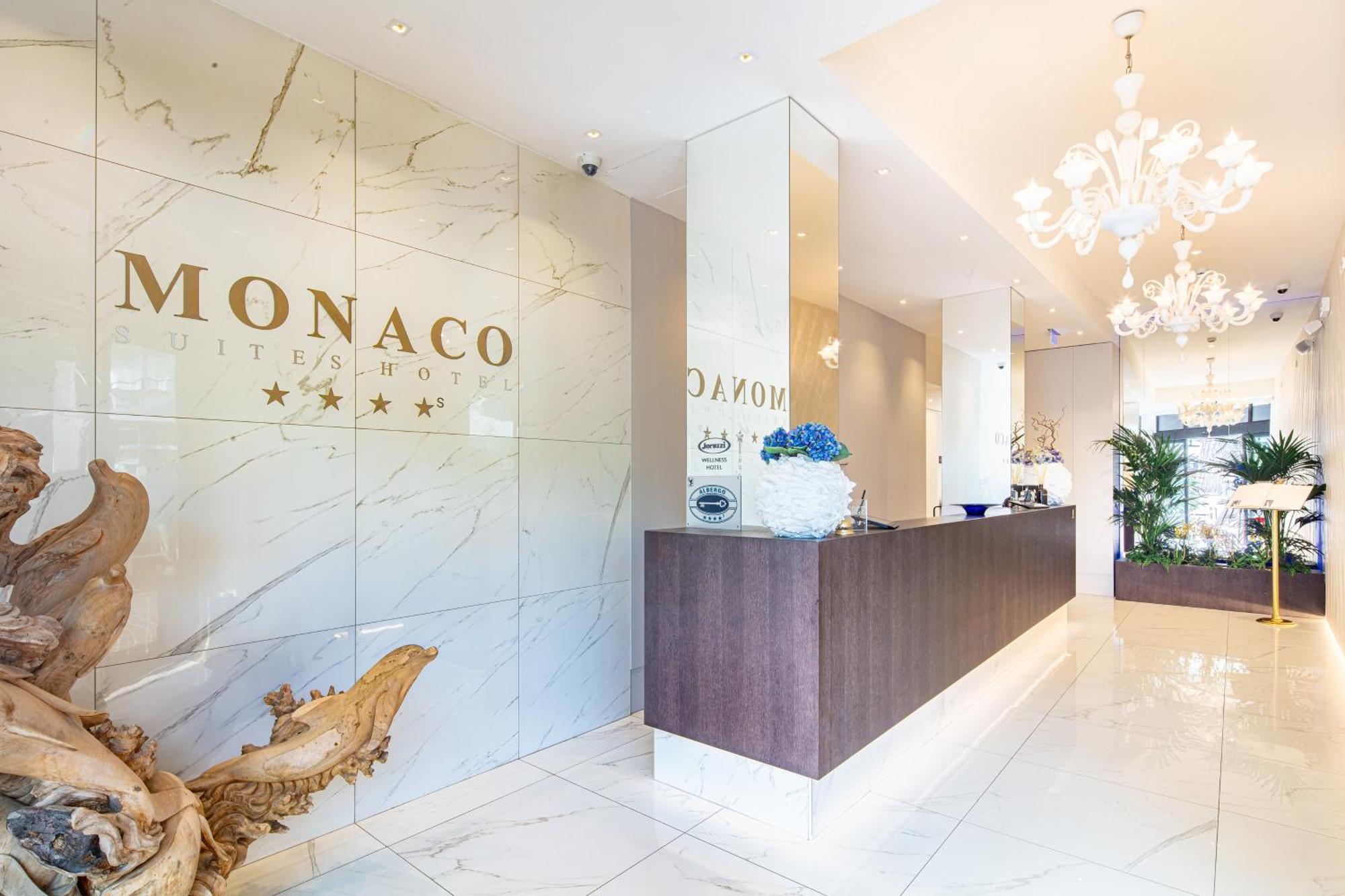 Monaco Suites Hotel Lignano Sabbiadoro Exterior photo
