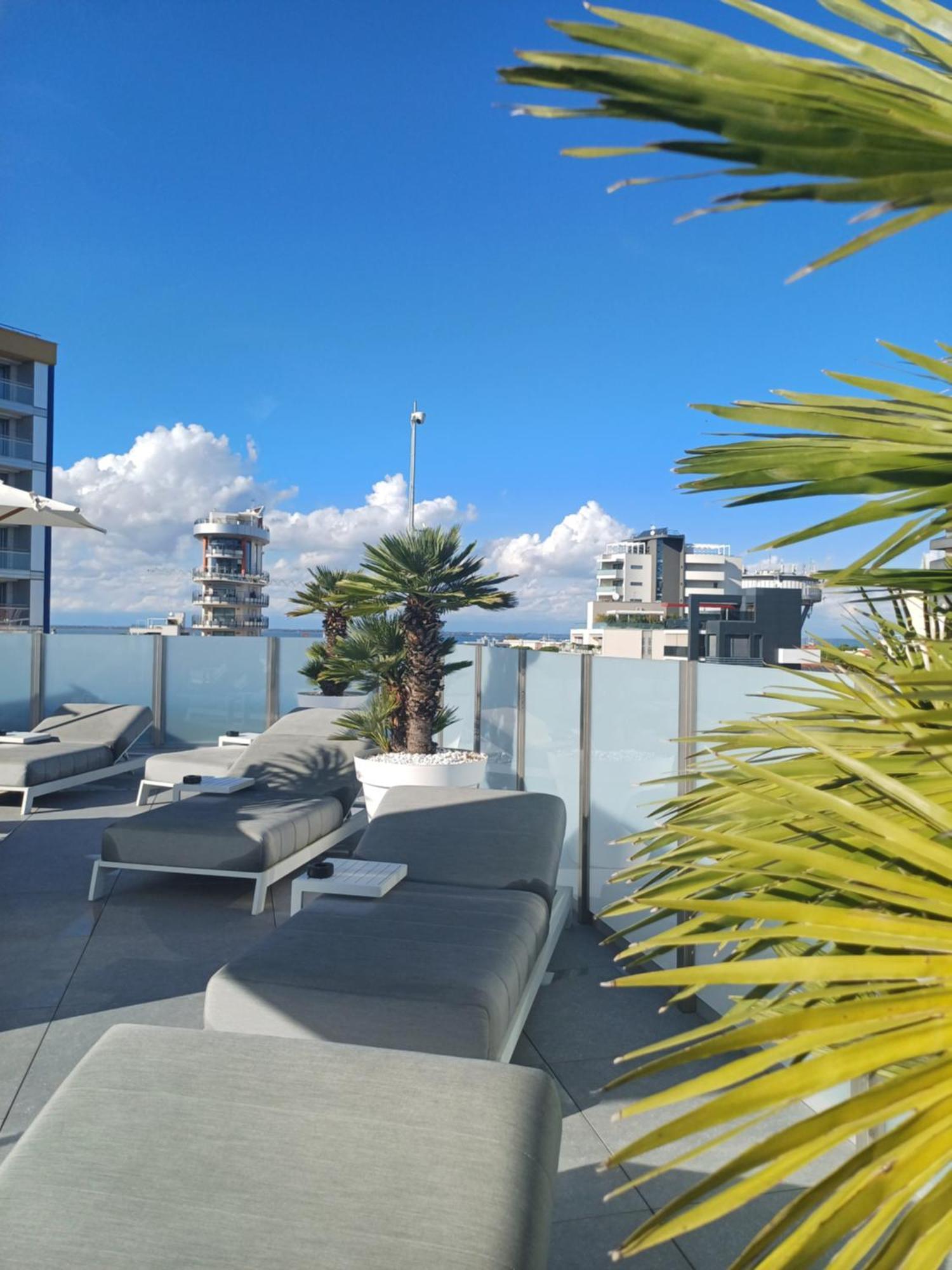Monaco Suites Hotel Lignano Sabbiadoro Exterior photo